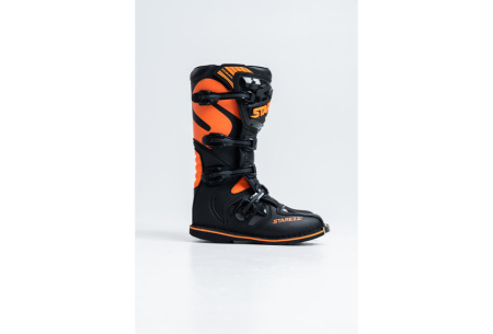 roma-black-orange_05-825x560