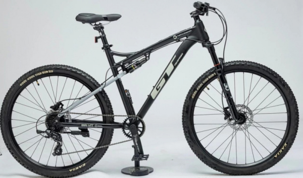 gt-racer-max-513-2.800x600w