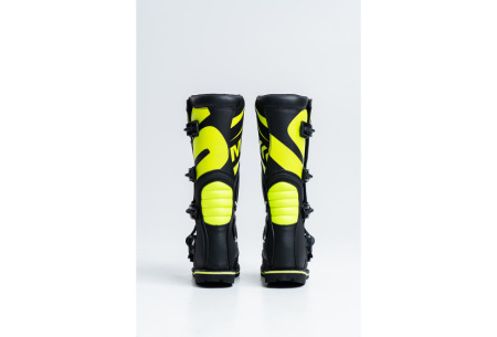 roma-black-fluo-yellow_04-825x560