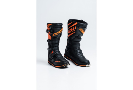 roma-black-orange_01-825x560